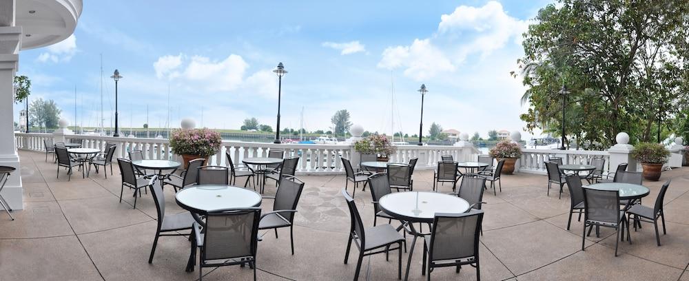 Avillion Admiral Cove Hotel Port Dickson Exterior photo